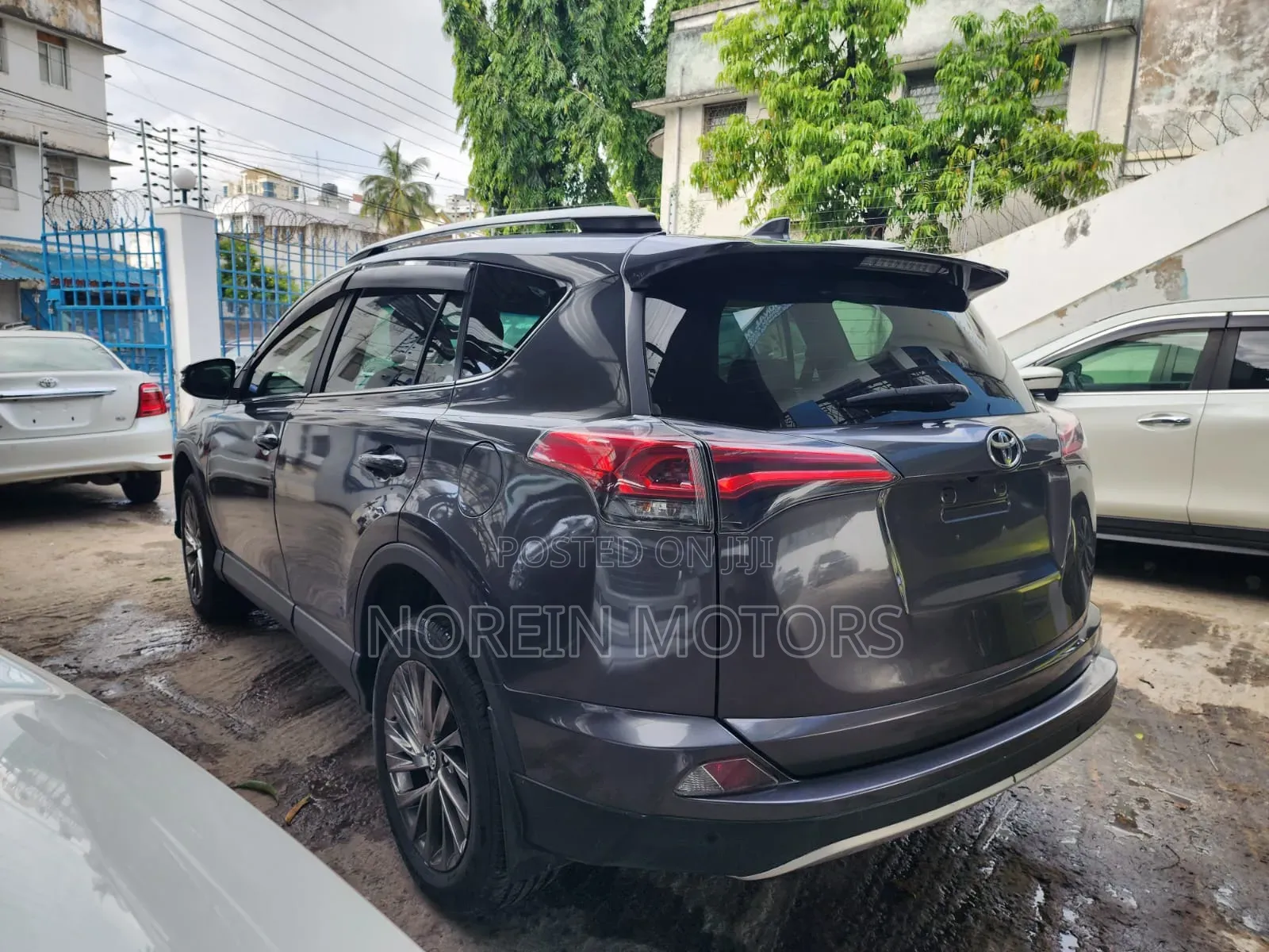 Toyota RAV4 2017 Gray
