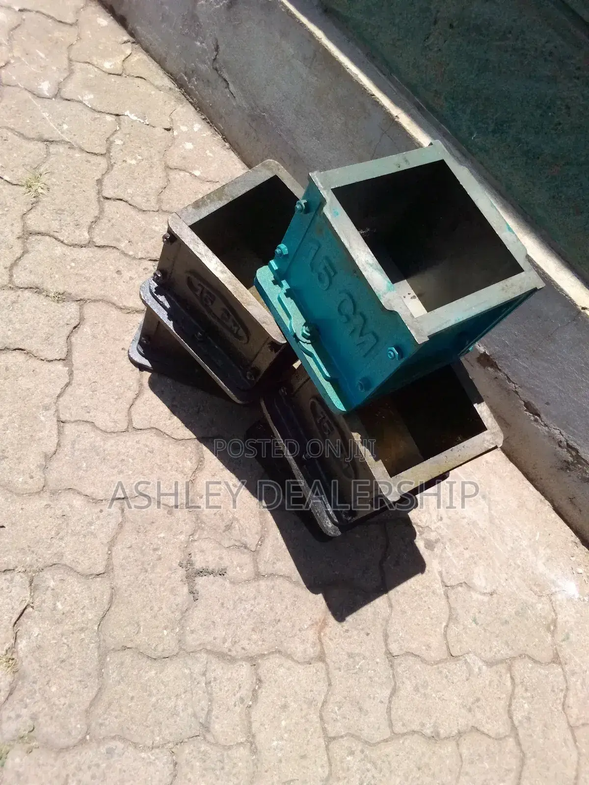 Steel Concrete Cube Moulds