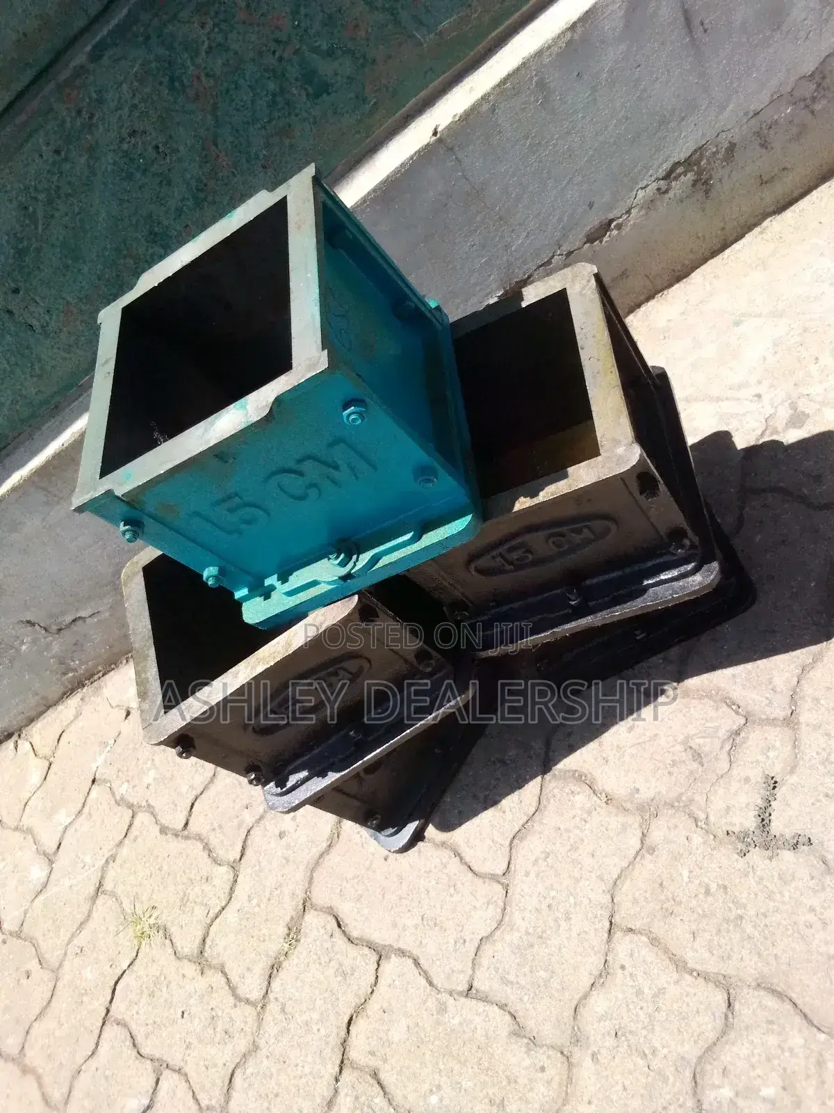 Steel Concrete Cube Moulds