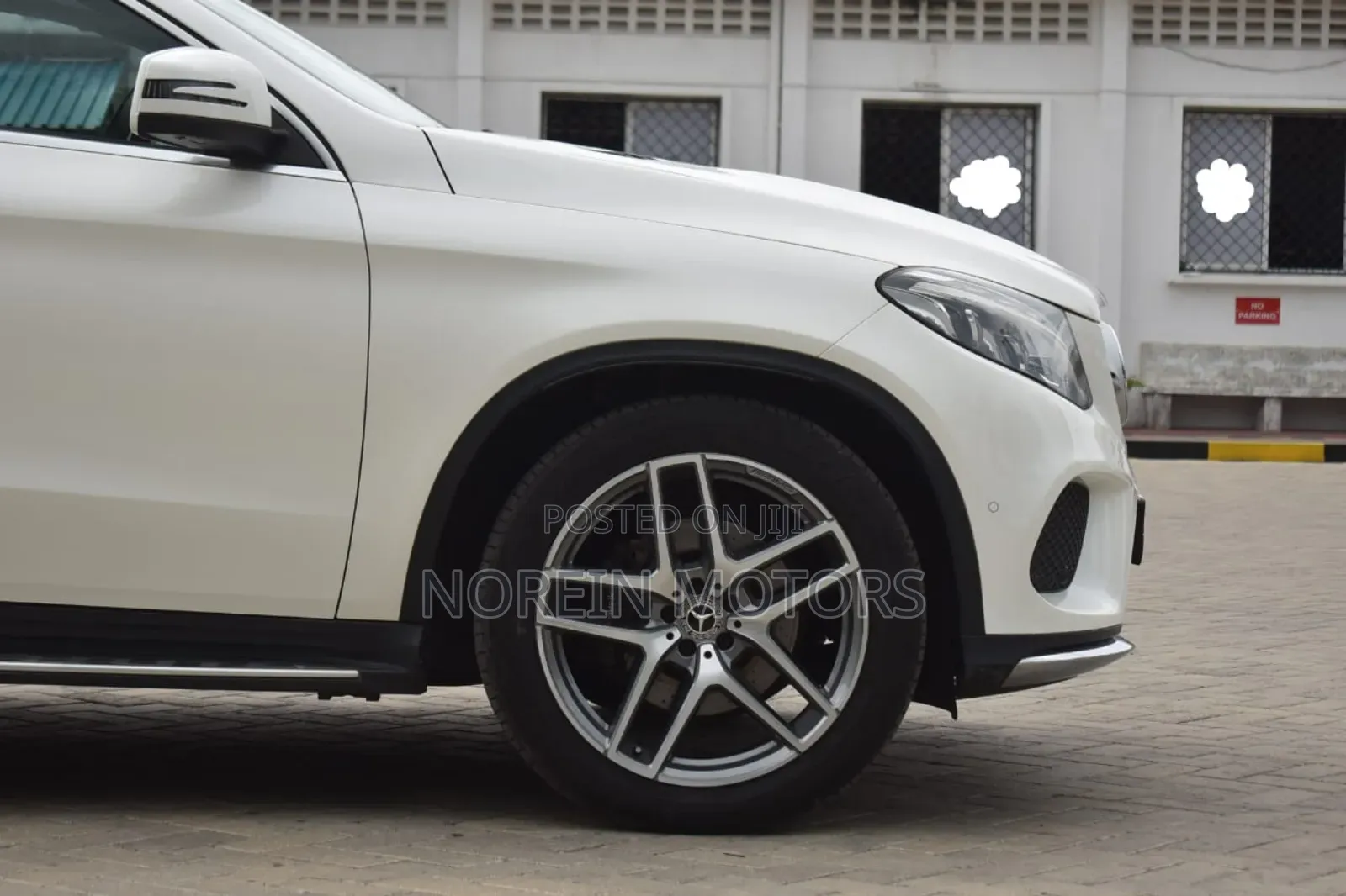 Mercedes-Benz GLE-Class 2018 Off white