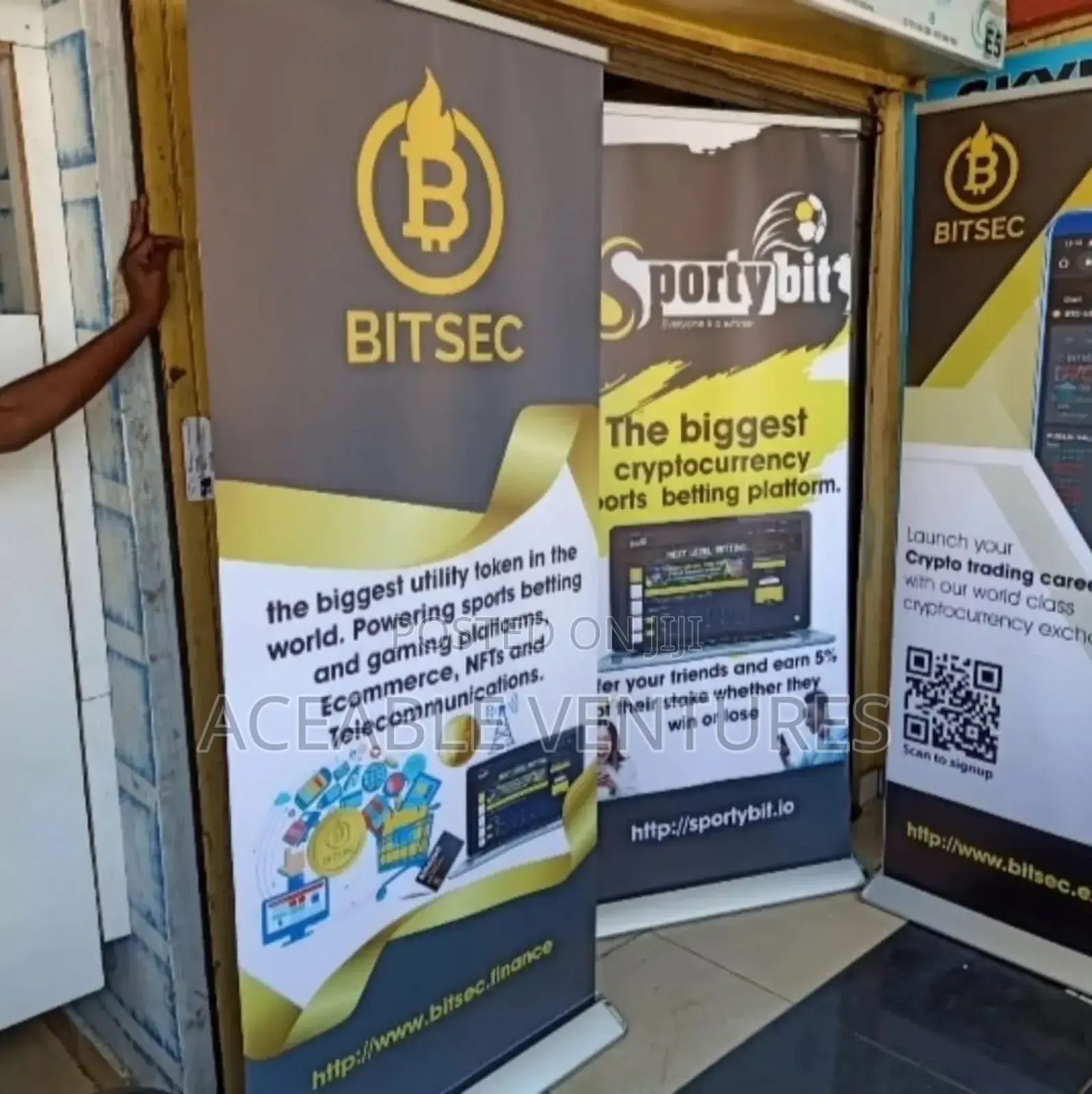 High Resolution Roll-Up Banner Printing