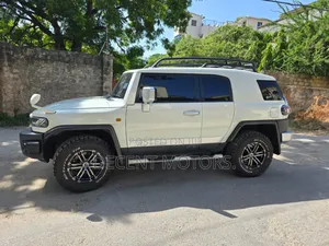 Toyota FJ Cruiser 2018 White