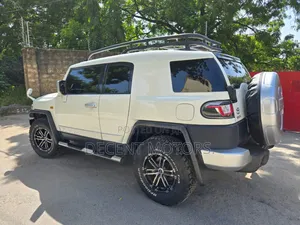 Toyota FJ Cruiser 2018 White