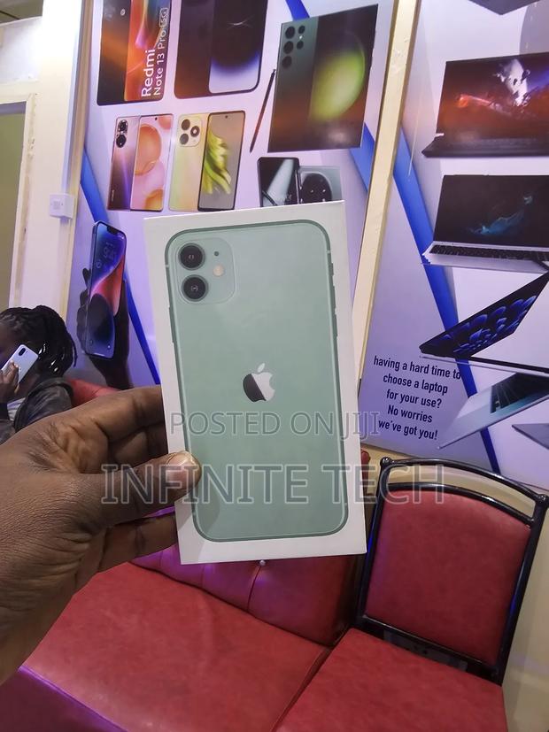New Apple iPhone 11 128 GB Green