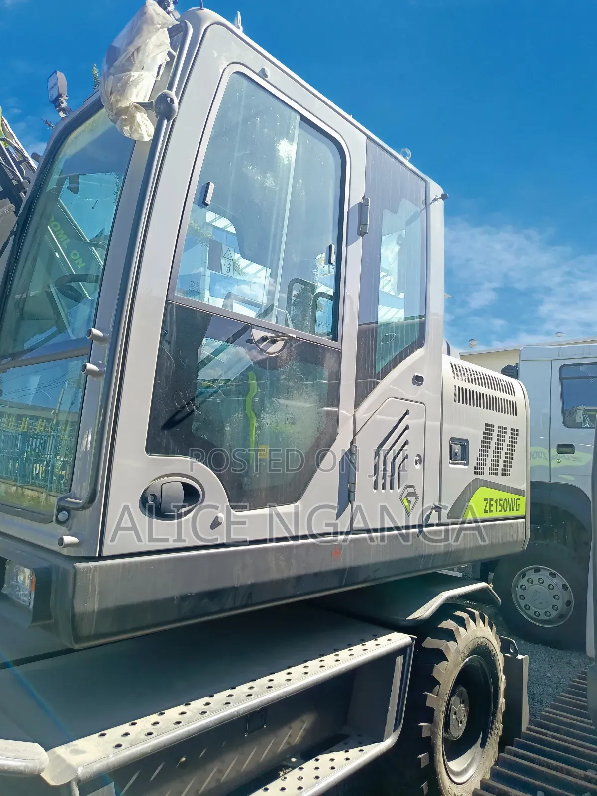 Escavetor 7.5 TNS 58,000usd VAT ,