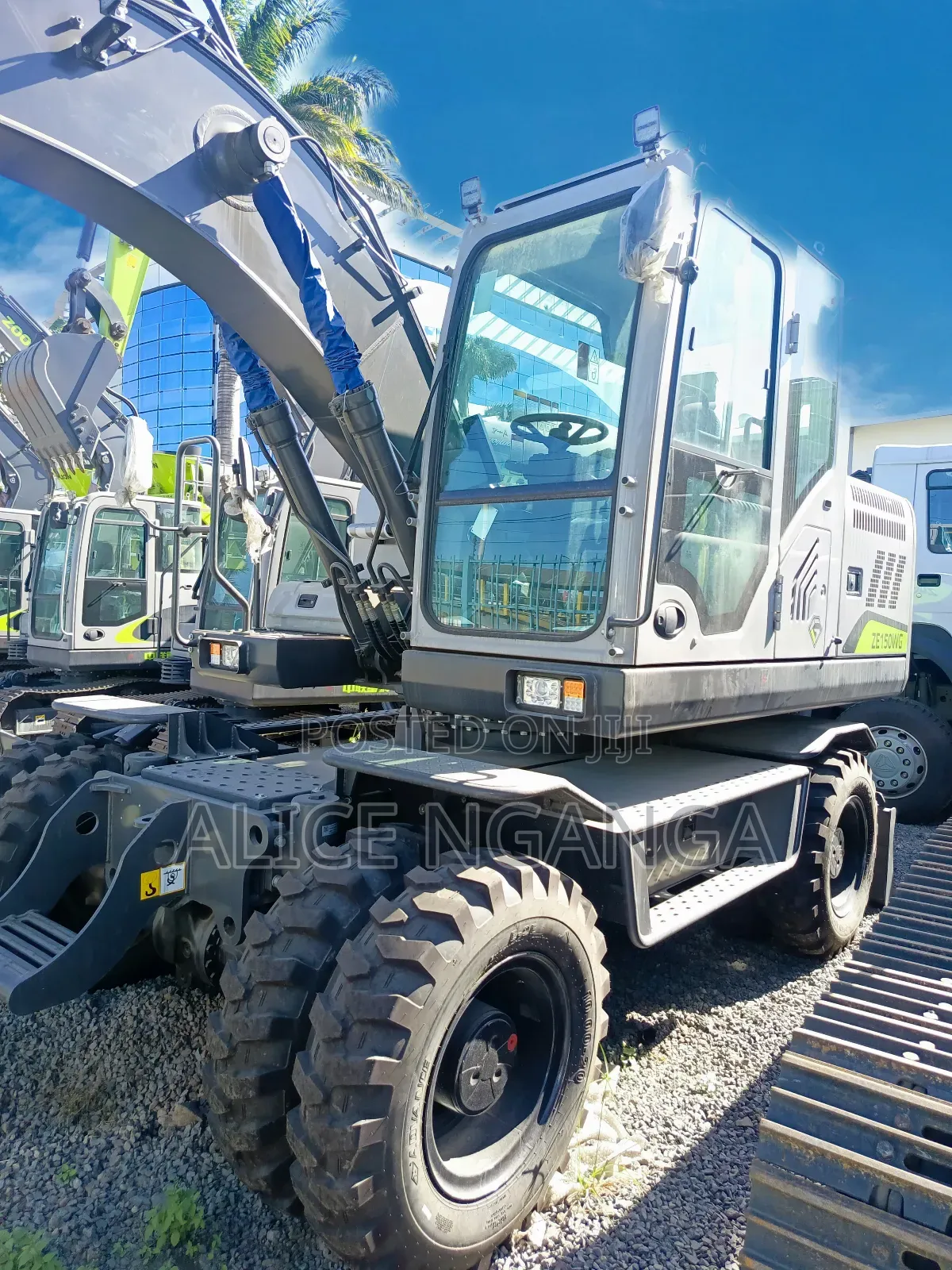 Escavetor 7.5 TNS 58,000usd VAT ,