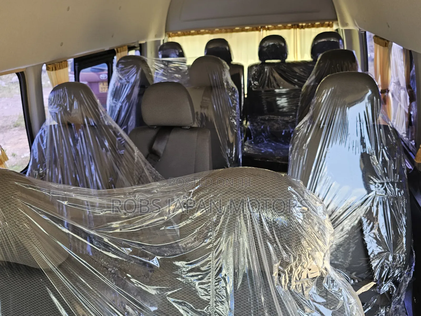Toyota HiAce 2017 Silver