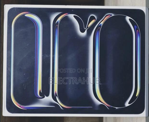 New Apple iPad Pro 13 (2024) 256 GB Black - thumbnail 2