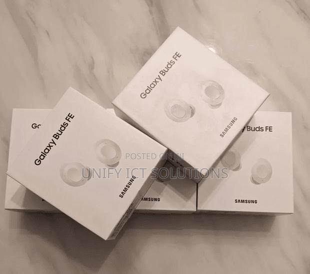 Samsung Galaxy Buds FE Earbuds - main view
