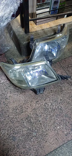 Toyota Hilux 2012 Headlight