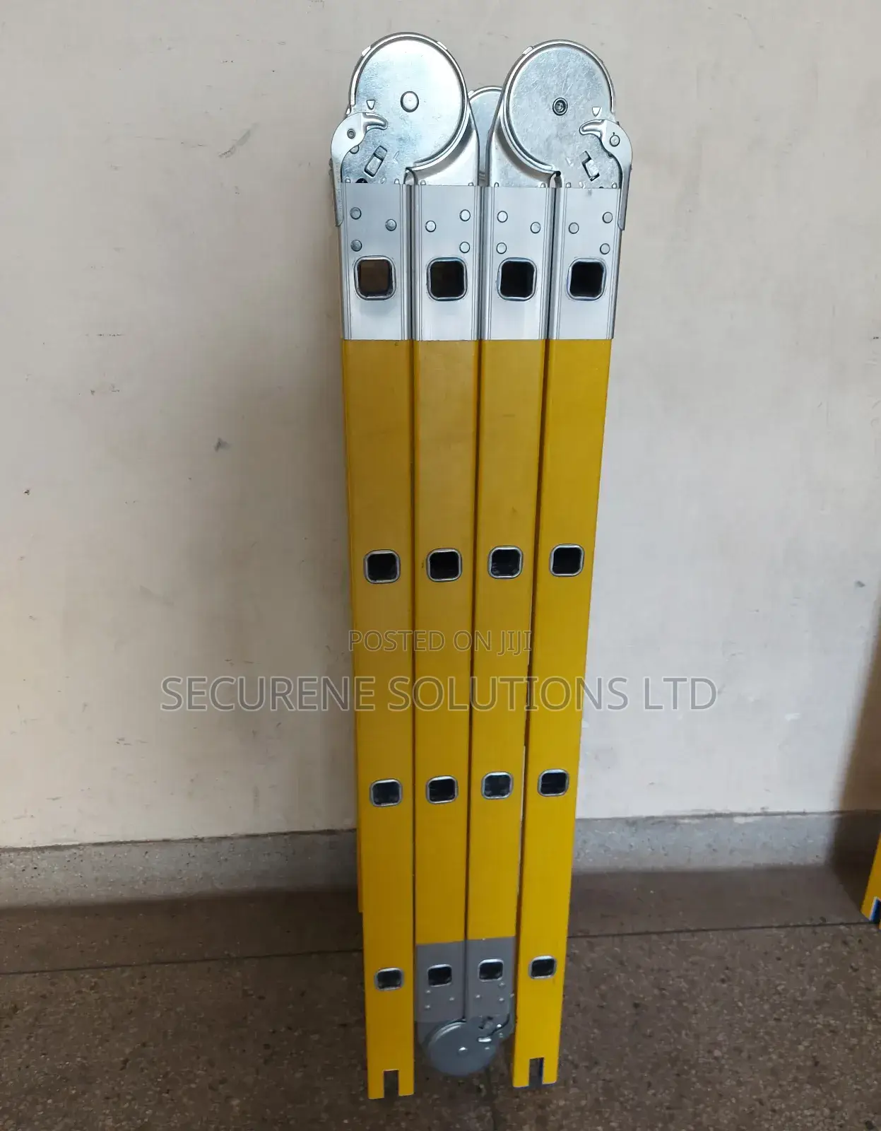 Fiberglass Heavy Duty 16 Step 4.7 Meter Ladder 4X4