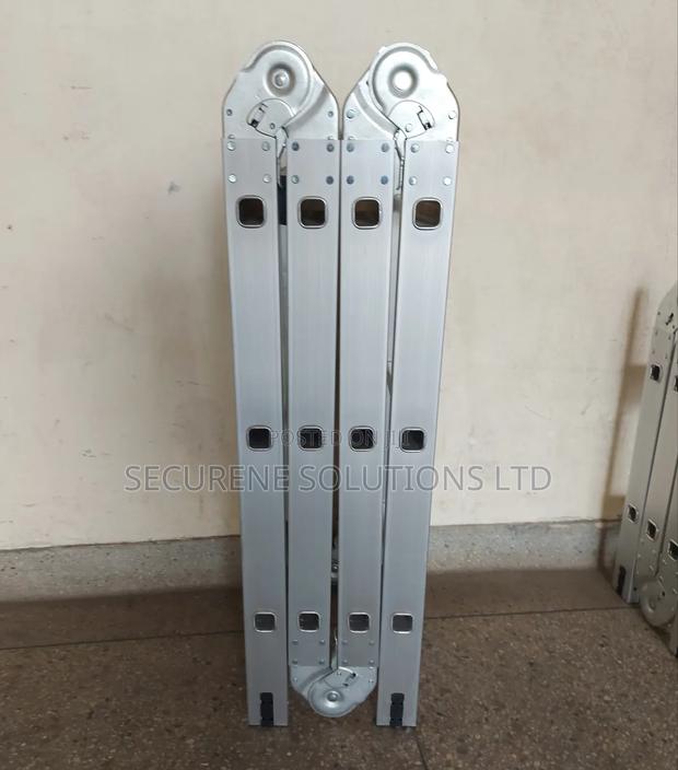 A 4x3 Aluminum Multipurpose Ladder - thumbnail 3