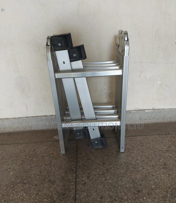 A 4x2/2.5meter/8feet Aluminum Multipurpose Ladder - thumbnail 3