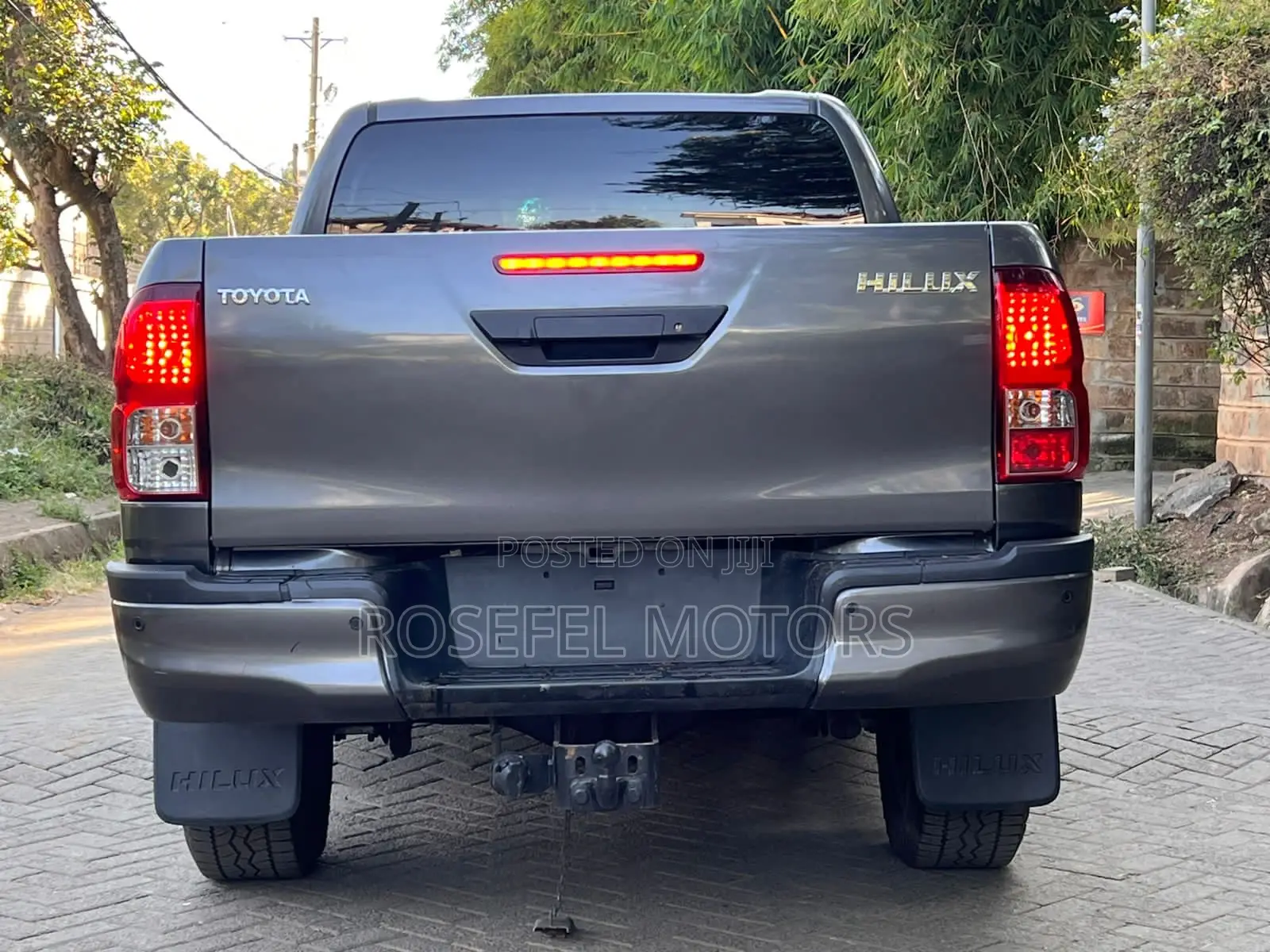 Toyota Hilux 2020 Gray
