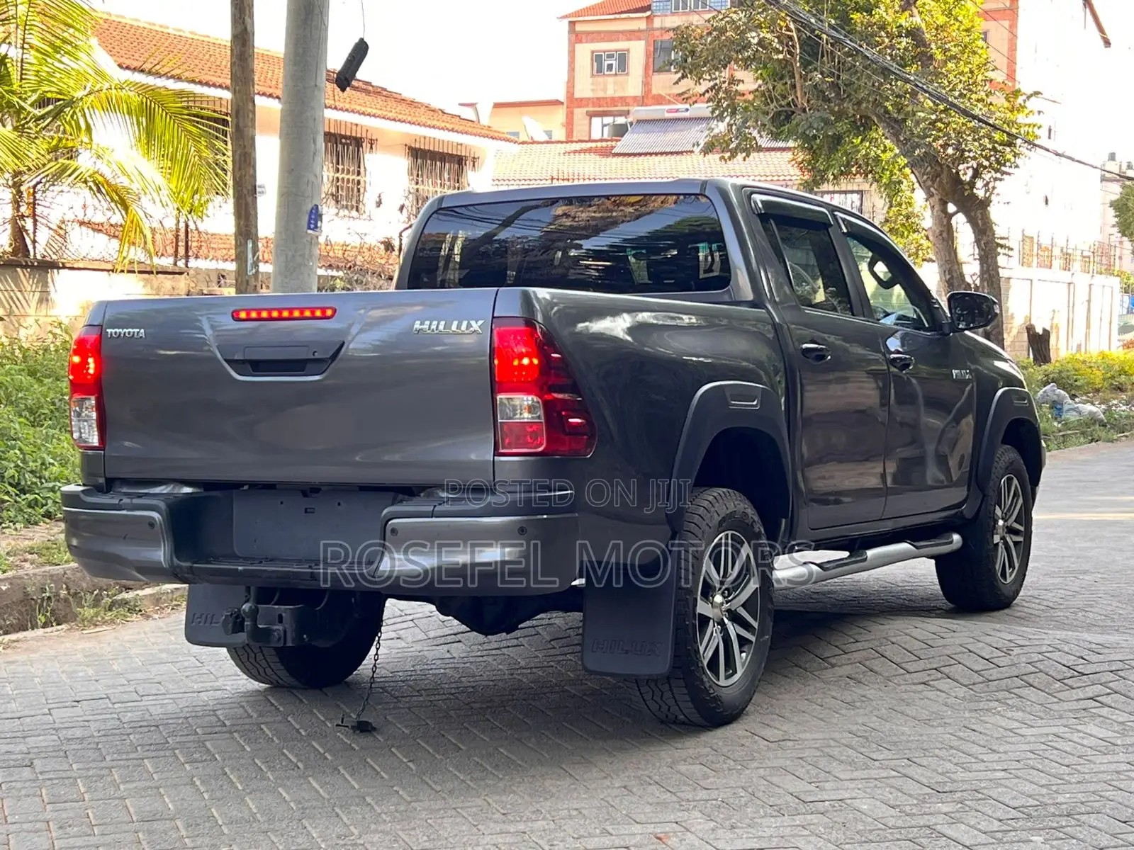 Toyota Hilux 2020 Gray