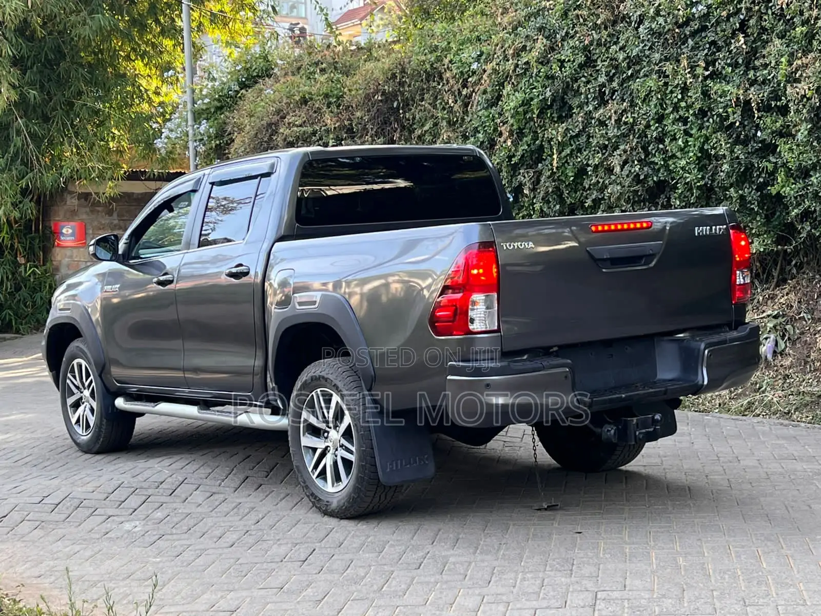 Toyota Hilux 2020 Gray