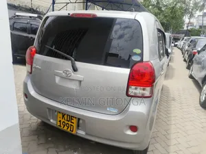 Toyota Porte 2015 Silver
