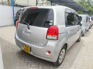 Toyota Porte 2015 Silver