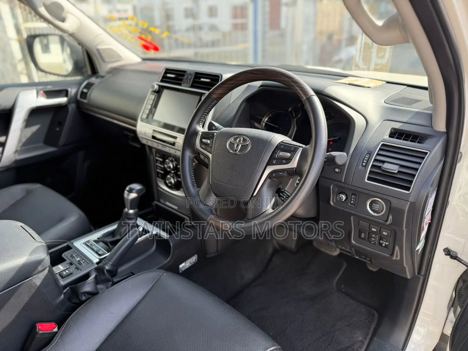 Toyota Land Cruiser Prado 2.8 2018 White