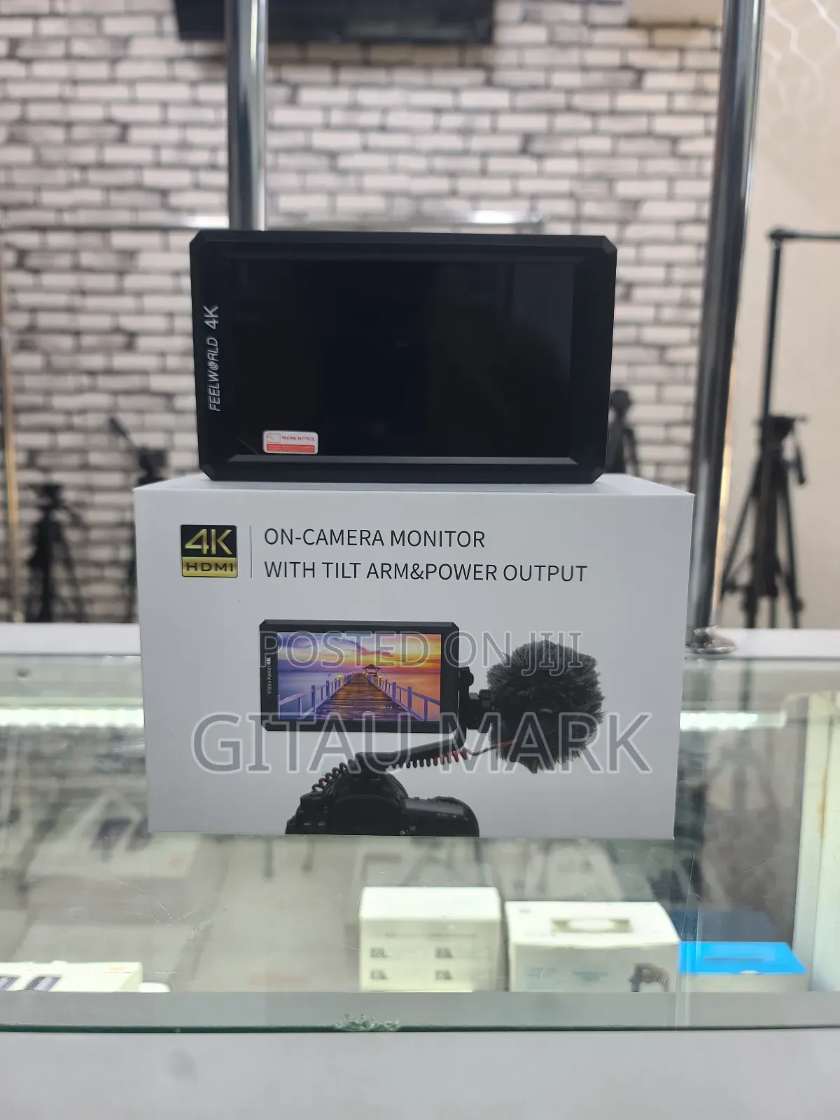 Feelworld F6 5.7inch Camera Mount With HDMI Support