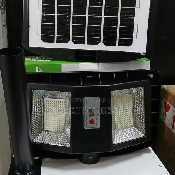 Long Lasting Solar Street Lamp 200 Watts Js112- All Weather