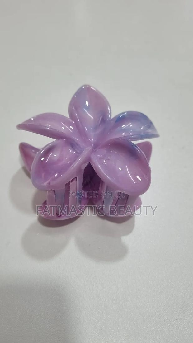 Cute Hair Claw - thumbnail 2