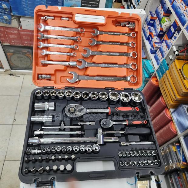 82pcs Mechanical Tool Kit