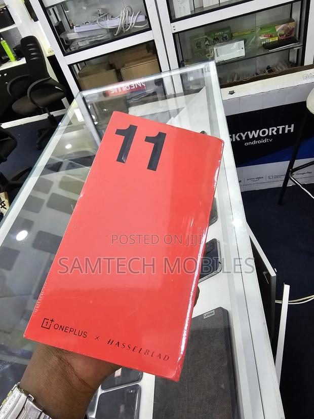 New OnePlus 11 256 GB Black - main view