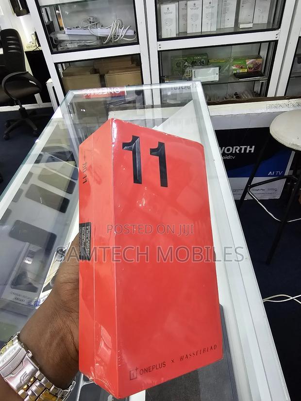 New OnePlus 11 256 GB Black - thumbnail 3