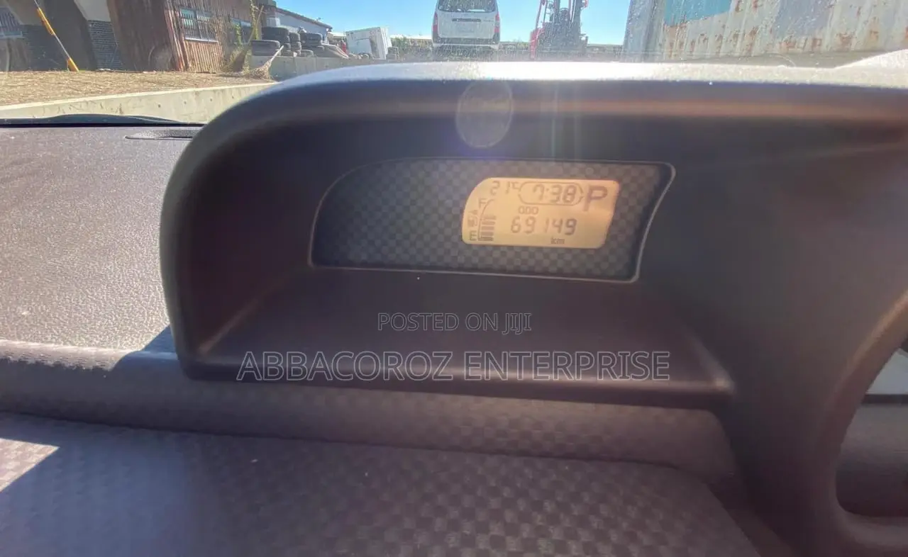 Toyota Spade 1.5 2018 Pearl