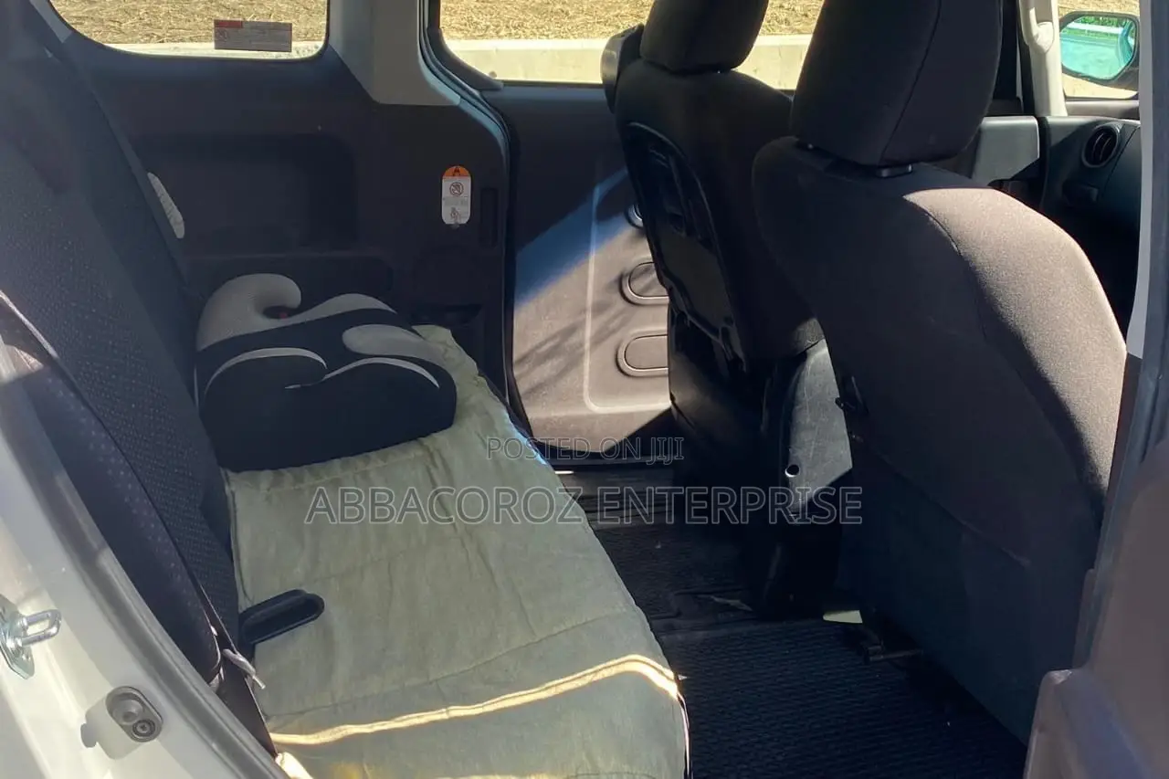 Toyota Spade 1.5 2018 Pearl