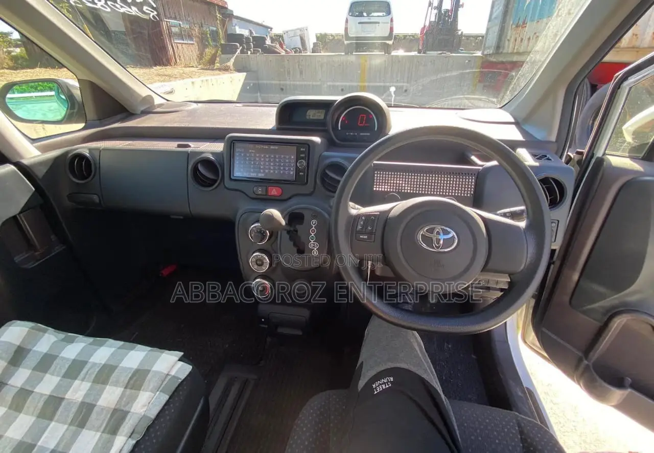 Toyota Spade 1.5 2018 Pearl
