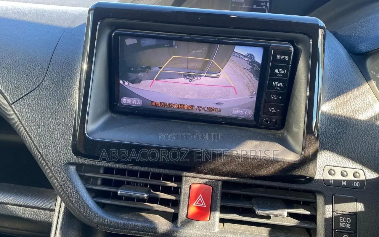 Toyota Spade 1.5 2018 Pearl