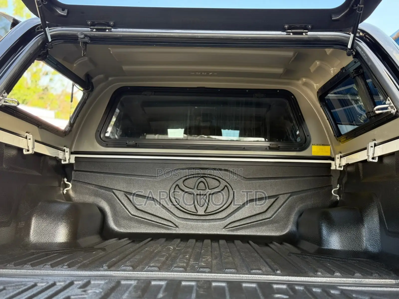 Toyota Hilux 2019 White