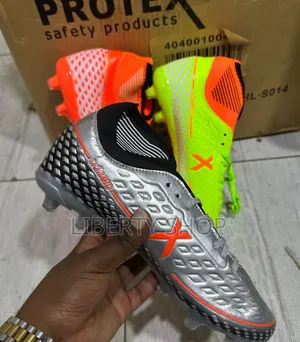 Football Boots/Soccer Boots