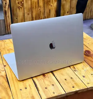Laptop Apple MacBook Pro 2017 16GB Intel Core i7 SSD 512GB