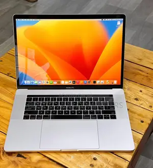 Laptop Apple MacBook Pro 2017 16GB Intel Core i7 SSD 512GB