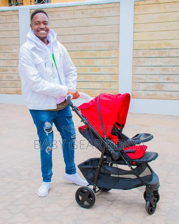 ￼￼Portable Newborn Stroller With Reversible Handle - thumbnail 3