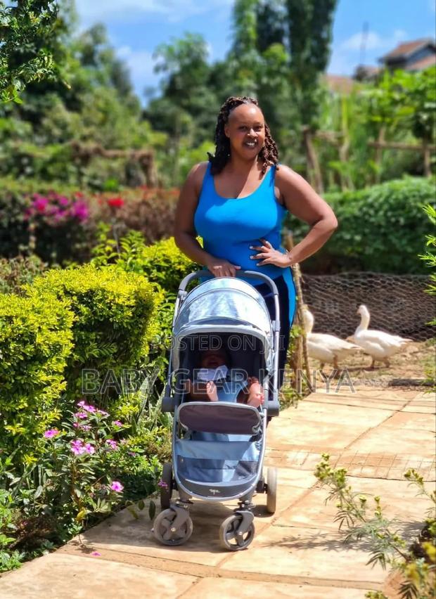 ￼￼Portable Newborn Stroller With Reversible Handle - thumbnail 2