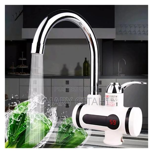 *110V 3000W Kitchen Digital Tankless Instant Heaterq at