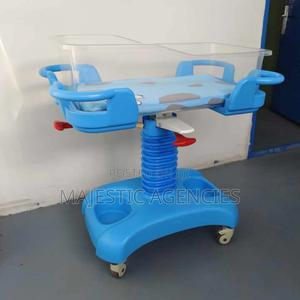 Clear Hospital Baby Bassinet - thumbnail 2