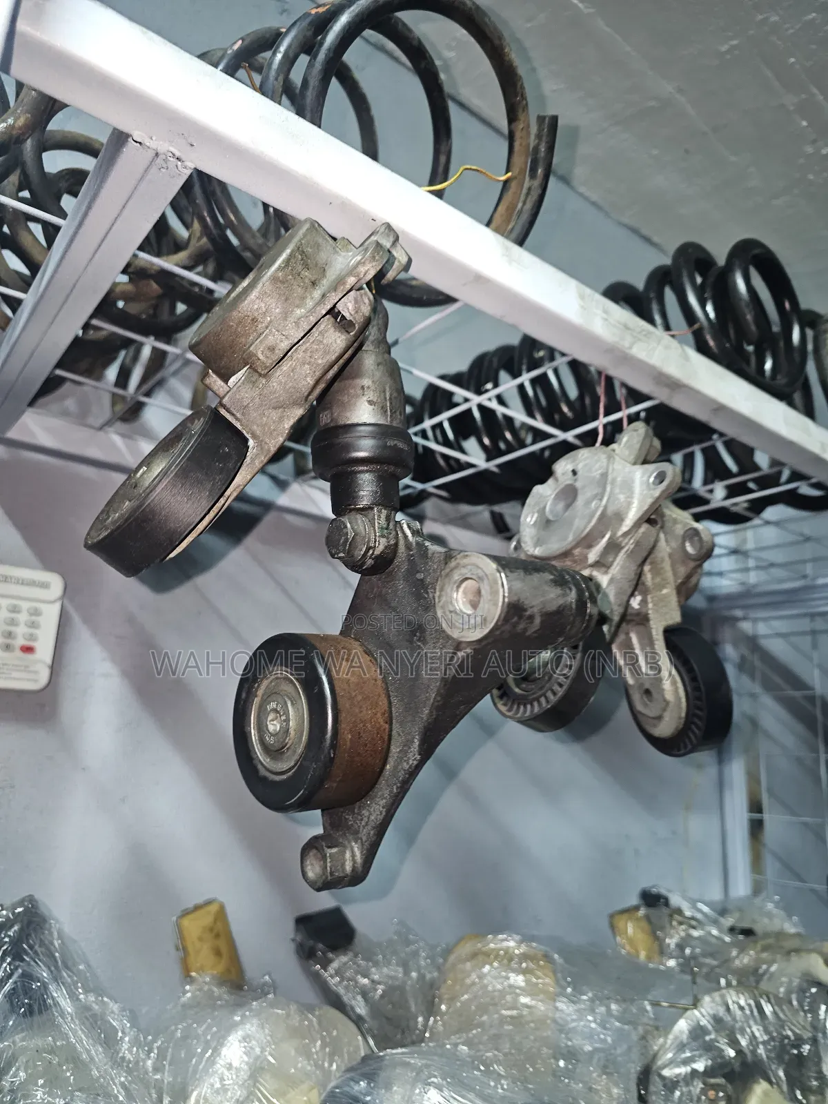 Tensioner 1az,2az (Harrier,Voxy ,Rav4,Vanguard ) Etc