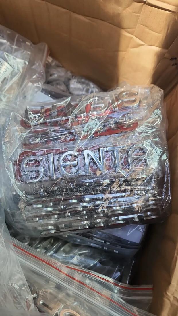 Sienta Chrome Letters - main view