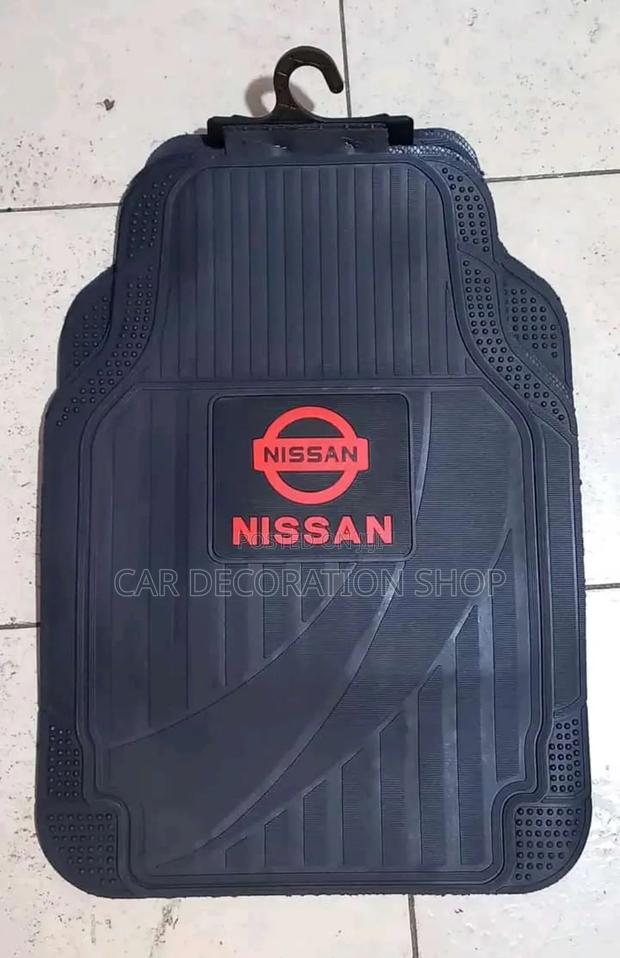 Black Nissan Dust Floor Mats