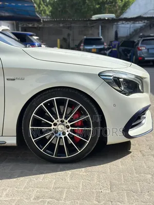 Mercedes-Benz C-Class 2017 Off white