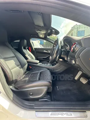 Mercedes-Benz C-Class 2017 Off white