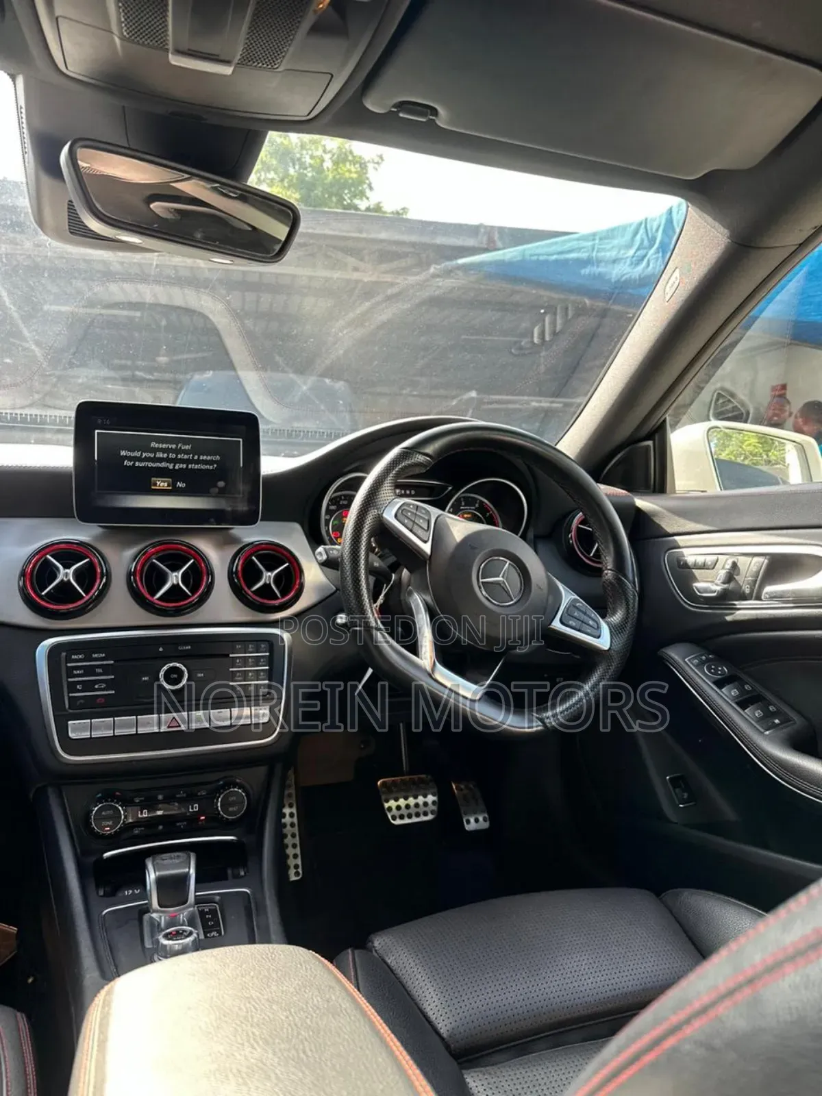Mercedes-Benz C-Class 2017 Off white