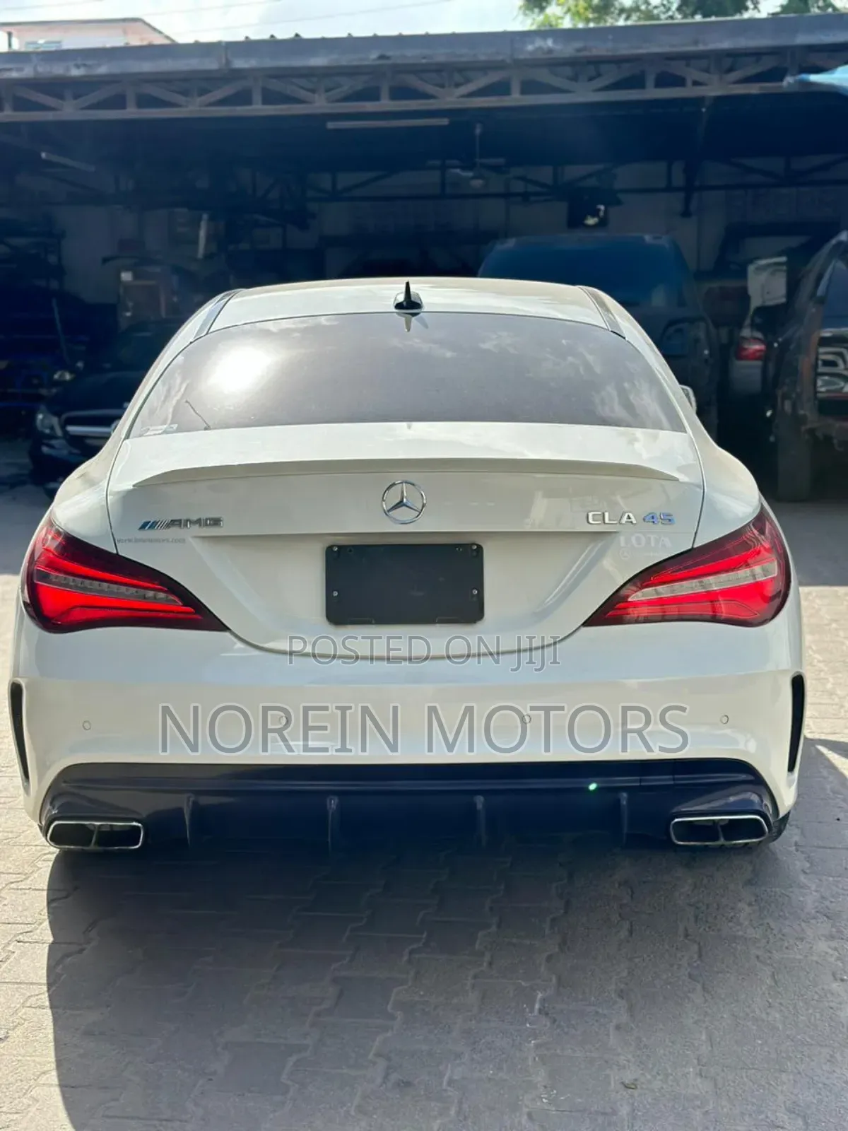 Mercedes-Benz C-Class 2017 Off white