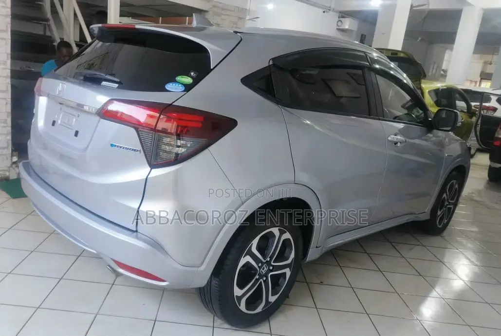 Honda Vezel 1.5 Hybrid 2WD 2018 Silver