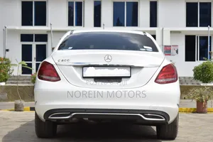 Mercedes-Benz C200 2015 Off white